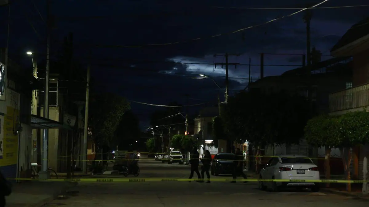 BALEAN A PADRE E HIJO EN LOS PINOS NOTICIAS VESPERTINAS.jpeg